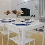 Fully Furnished 2Br Newly Renovated Apartment By The White Beach - 1Min Walk From Door Step