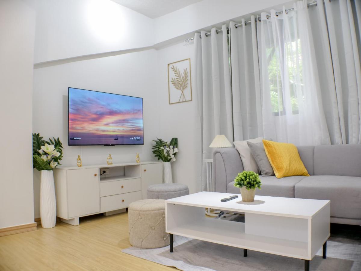 Fully Furnished 2br Newly Renovated By The White - 1min Walk From Door Step Apartment